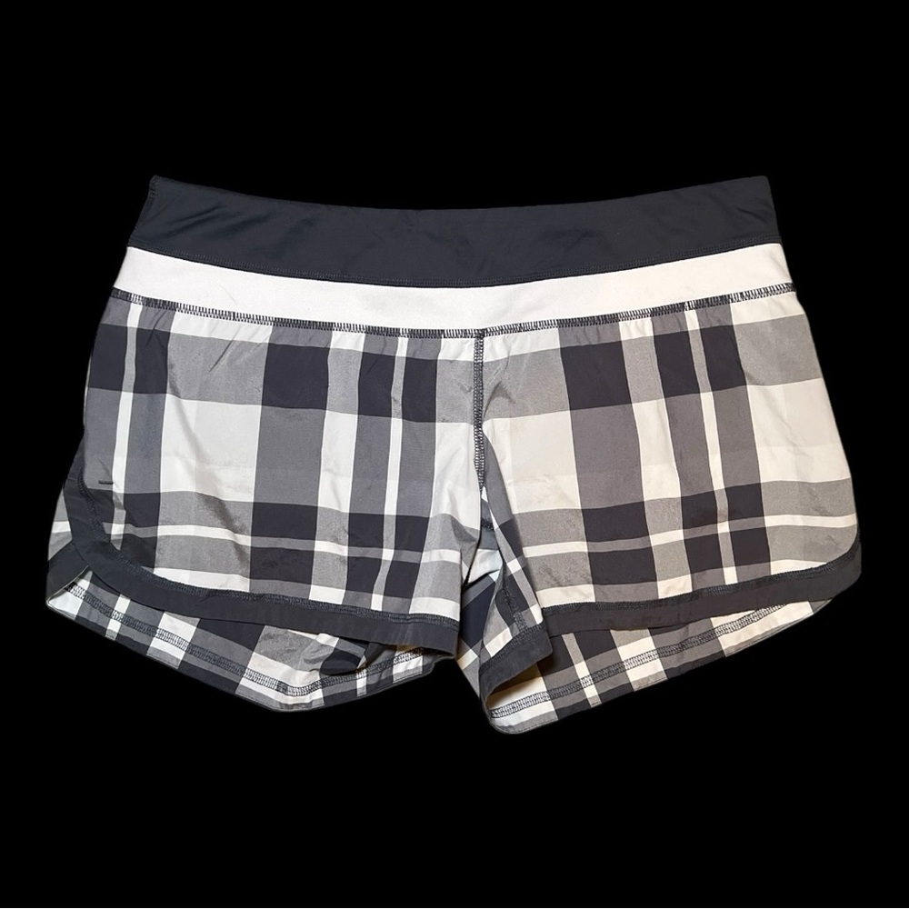Lululemon Women’s Plaid Black and White Athletic Shorts Sz 8